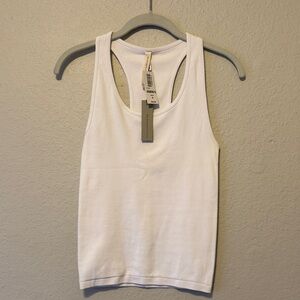 Babaton Aritzia Seamless Tank Top